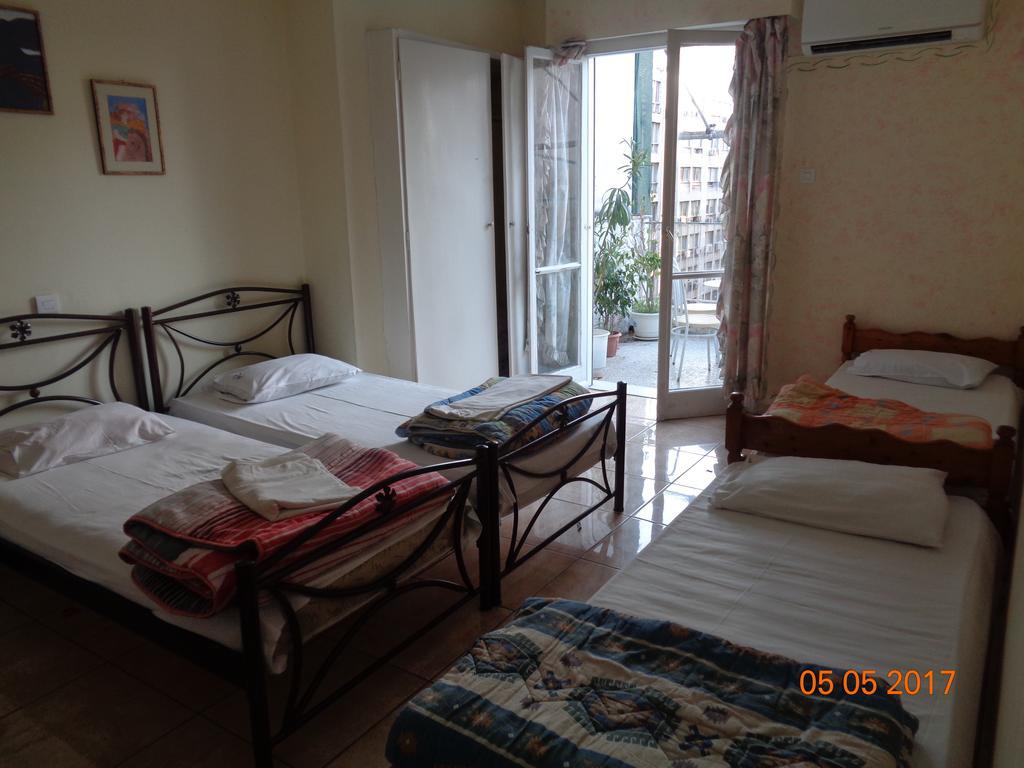 Athens House Hostel ภายนอก รูปภาพ
